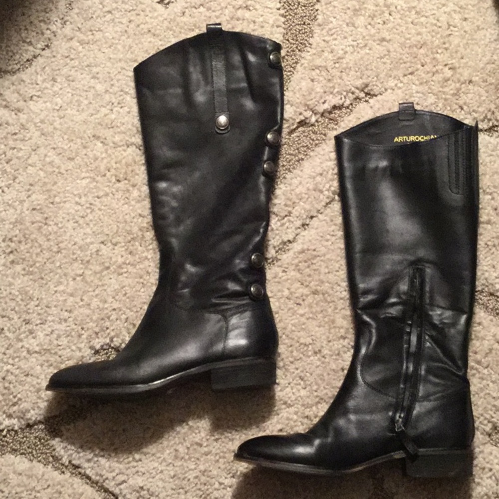 Black leather Arturo Chiang boots size 9